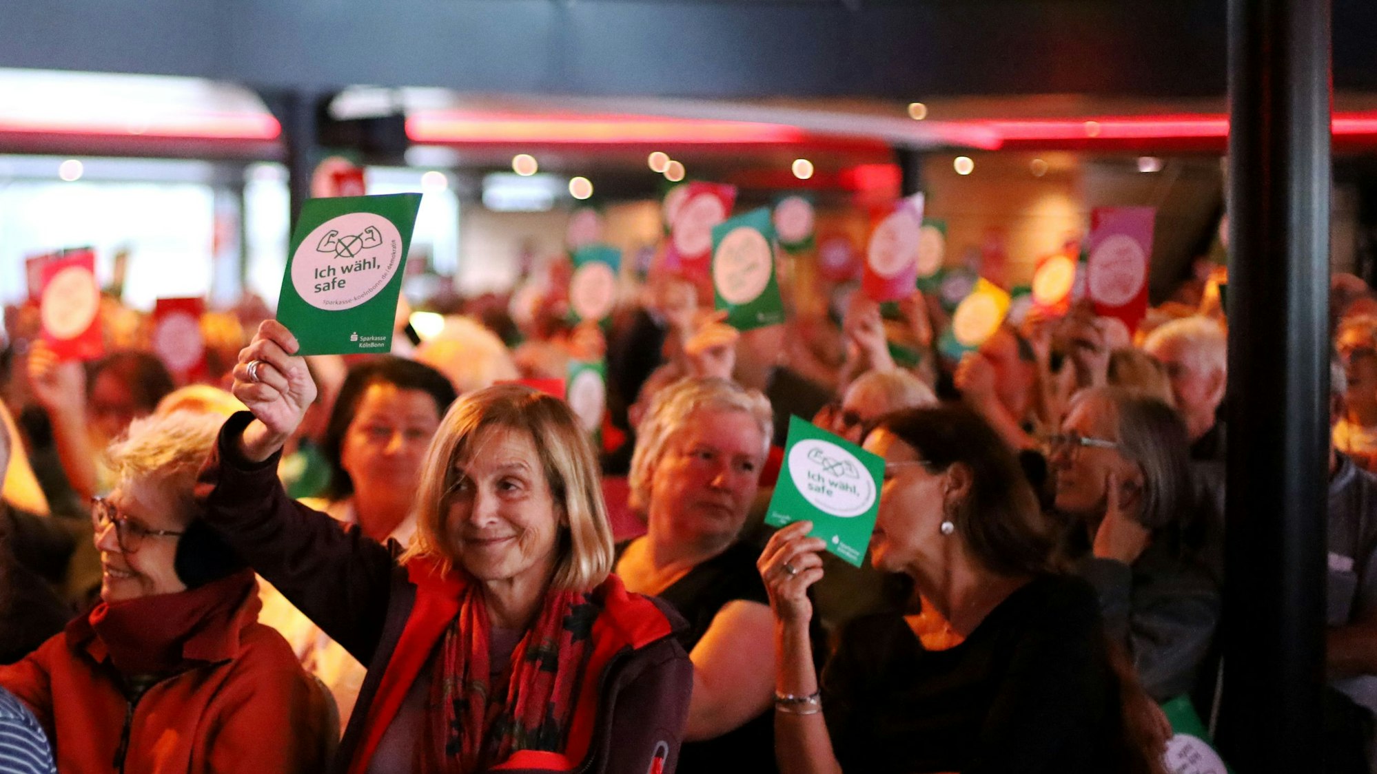 Die Stimmung auf dem ausverkauften Schiff war überragend gut.