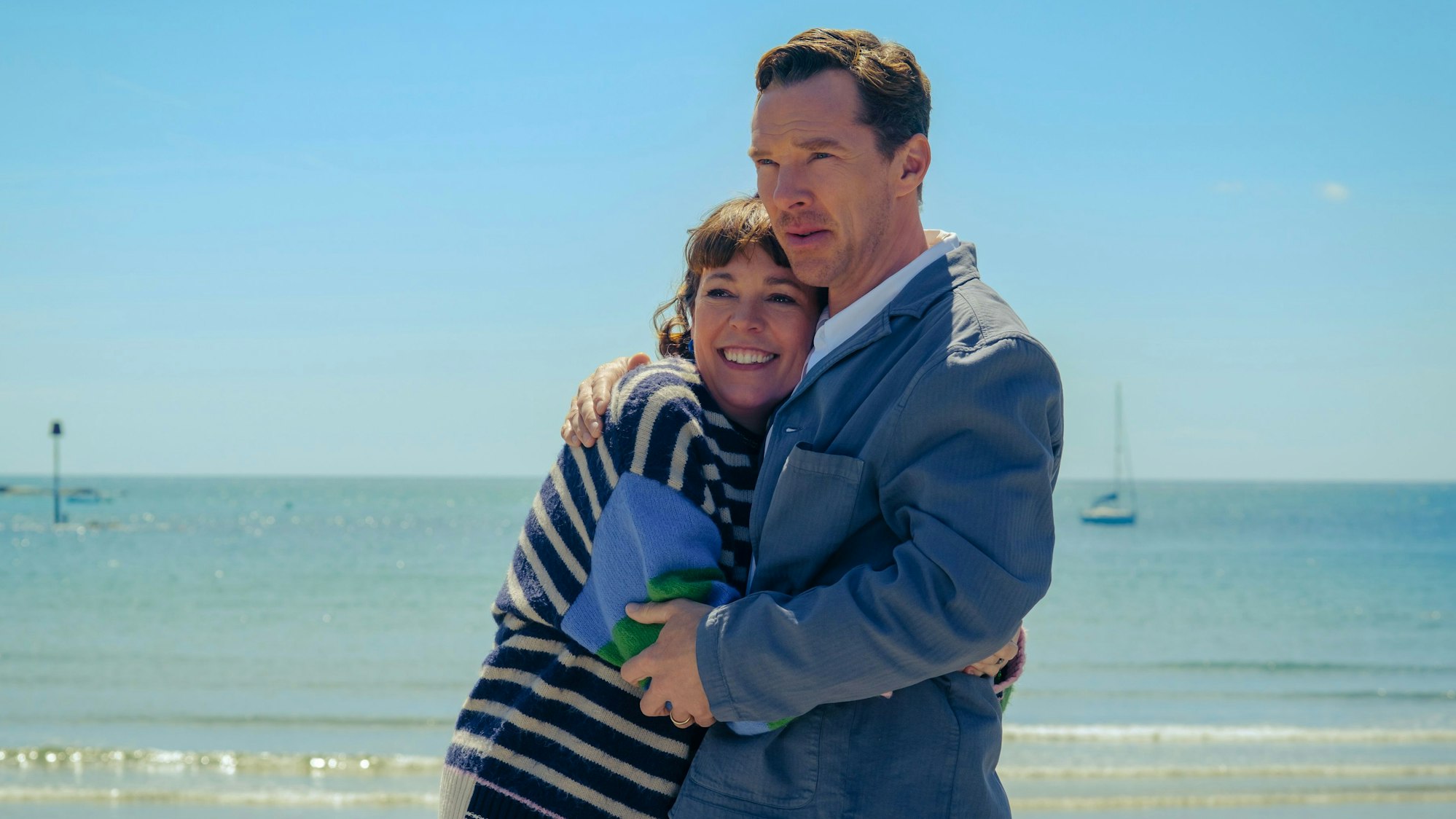 Olivia Colman als Ivy und Benedict Cumberbatch als Theo in einer Szene aus dem Film „Die Rosenschlacht“.