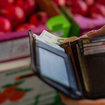 Geöffnetes Portemonnaie