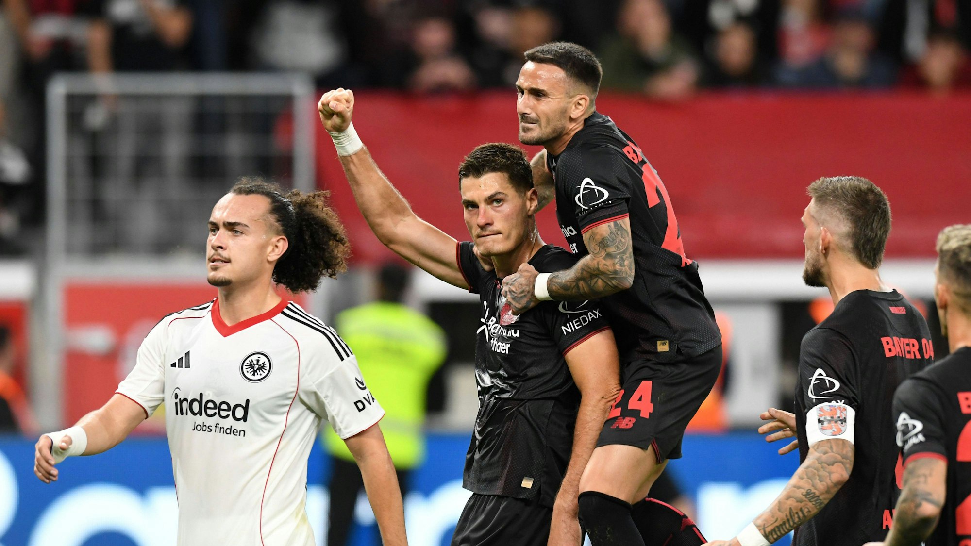 Torschütze Patrik Schick von Bayer 04 Leverkusen jubelt nach seinem Tor.