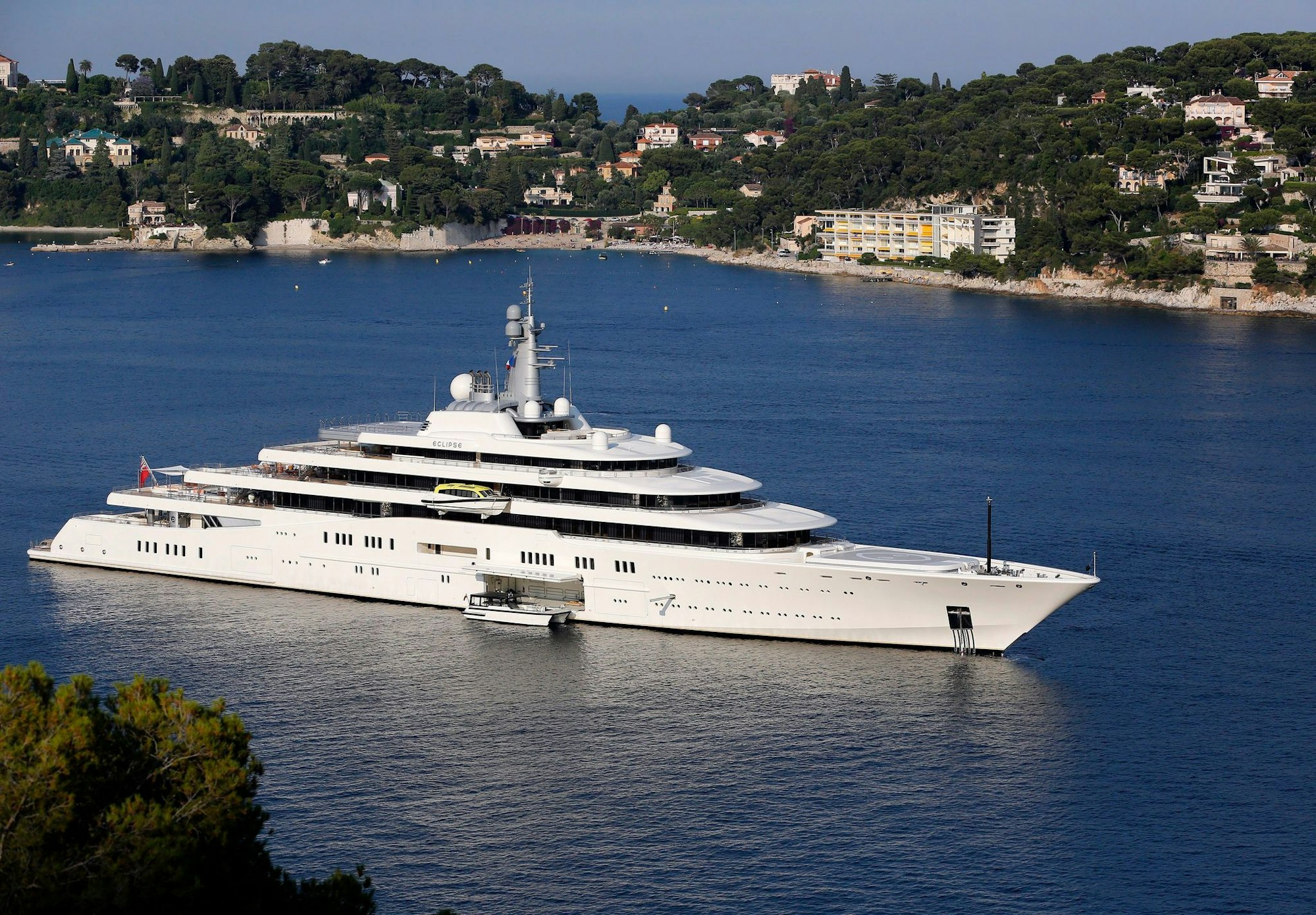Reiche Russen machen weiter gerne Urlaub in Ländern wie Frankreich - nur wenn sie mit EU-Sanktionen belegt sind haben sie keine Chance auf eine legale Einreise. (Archivbild)