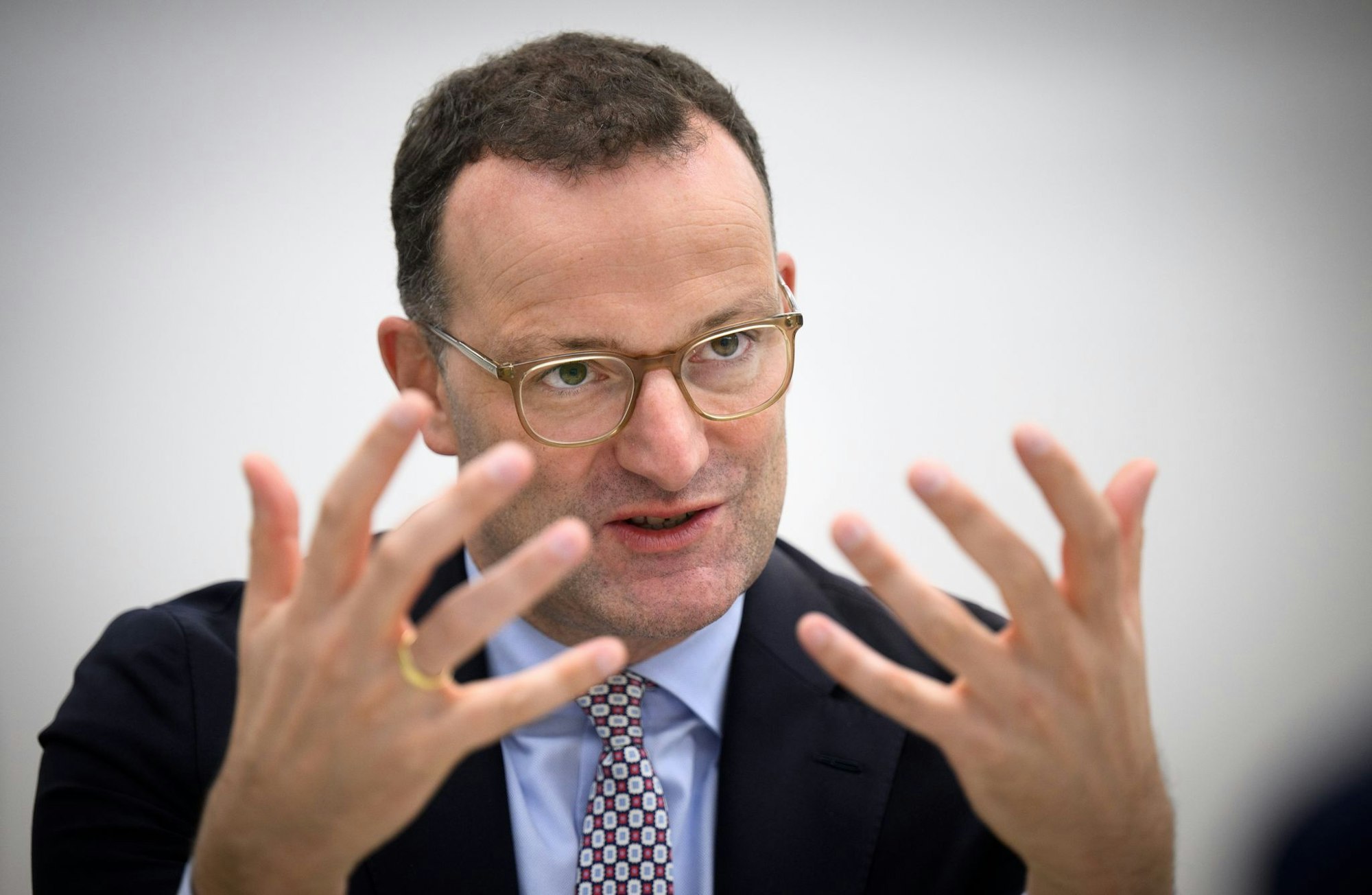Spahn stößt Debatte über Vermögensverteilung an. (Archivbild)