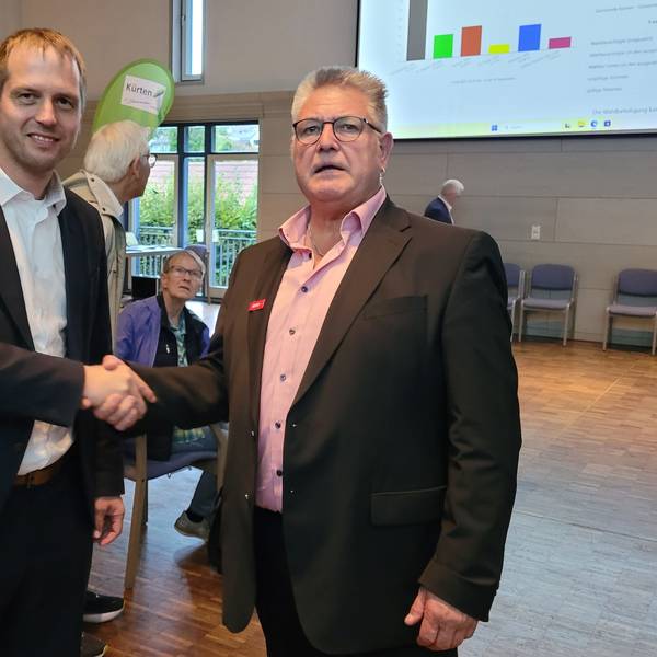 Das Foto zeigt Mario Bredow und Sascha Pechbrenner