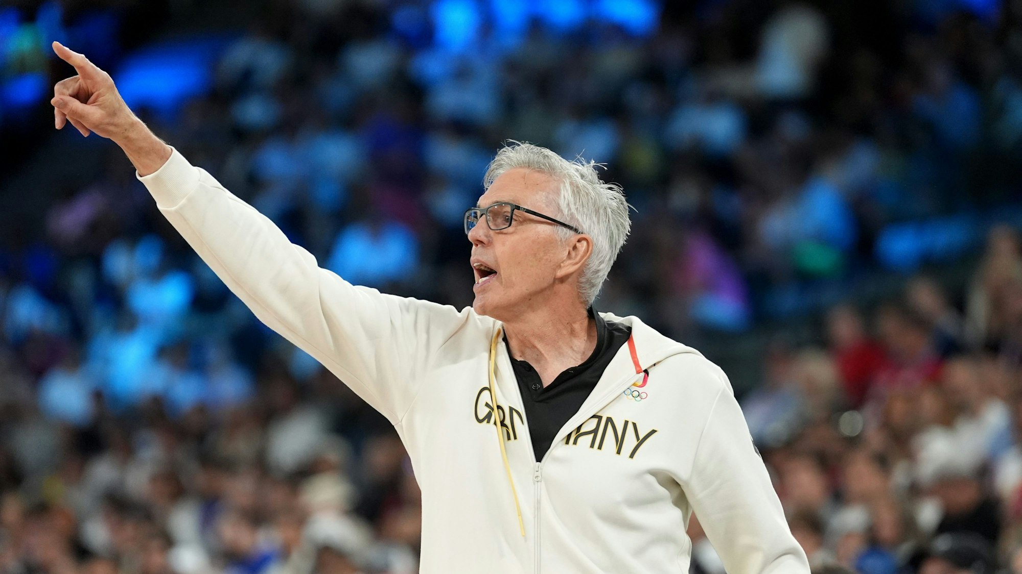 Gordon Herbert, heute Trainer bei Bayern München, war bis 2024 noch DBB-Coach. Hier ist er bei Olympia im Einsatz zu sehen. (Archivbild)