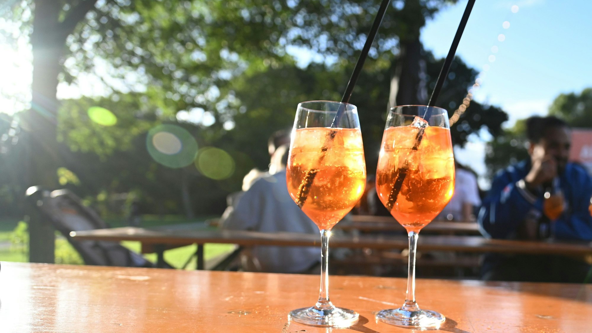 Veranstalter Schmidt und Riekenbrauk möchten mit dem Apéro Markt eine Alternative zum Brüsseler Platz bieten und südliches Flair schaffen.