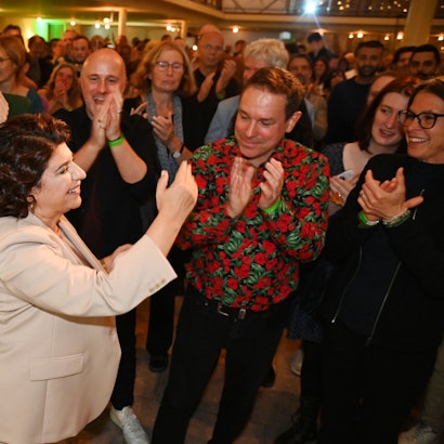 14.09.2025 Köln. Kommunalwahl 2025 B90/Die Grünen: Wahlabend der Kölner Grünen im Gürzenich. Nach der Prognose für Köln. Foto: Alexander Schwaiger