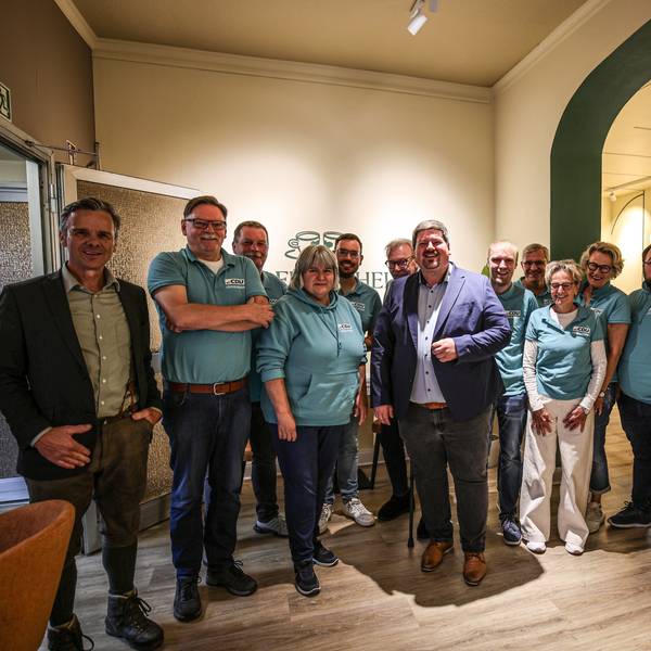 Maurice Winter (CDU) mit seinem Wahlkampfteam