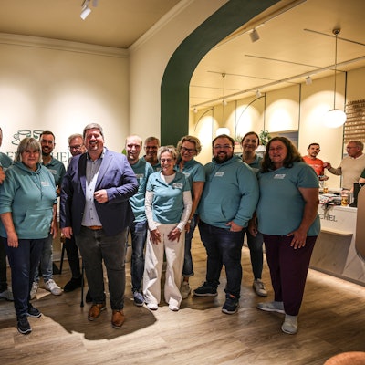 Maurice Winter (CDU) mit seinem Wahlkampfteam