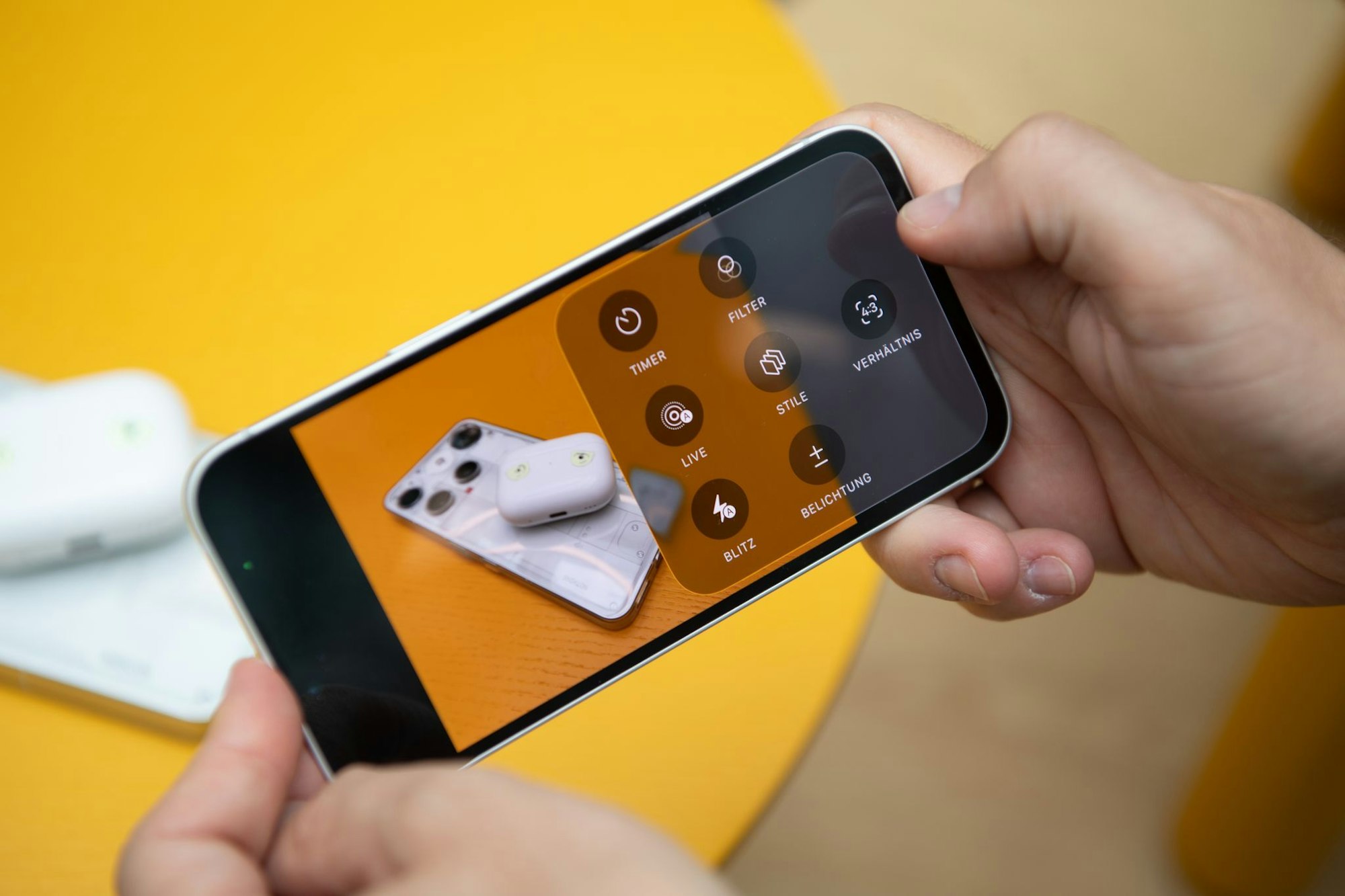 Neu sortiert: Die Kamera-App ist nun übersichtlicher und die wichtigsten Funktionen wurden an neuen Orten gesammelt.