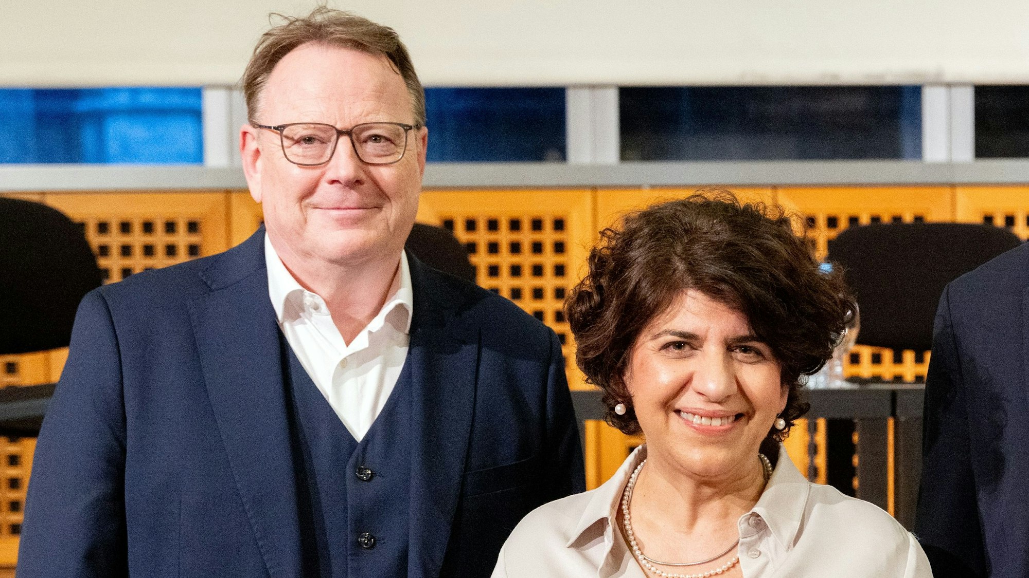 Berivan Aymaz (Grüne, l.), Torsten Burmester (SPD)