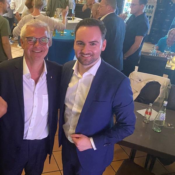 Zu sehen sind Bürgermeisterkandidat Marc Prokop, Parteichef Andre Hess und der Fraktionsvorsitzende Holger Köllejan.