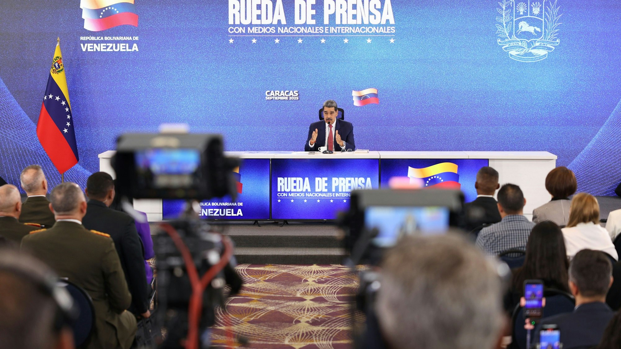 15.09.2025, Venezuela, Caracas: Der venezolanische Präsident Nicolas Maduro gibt eine Pressekonferenz. Foto: Jesus Vargas/AP/dpa +++ dpa-Bildfunk +++