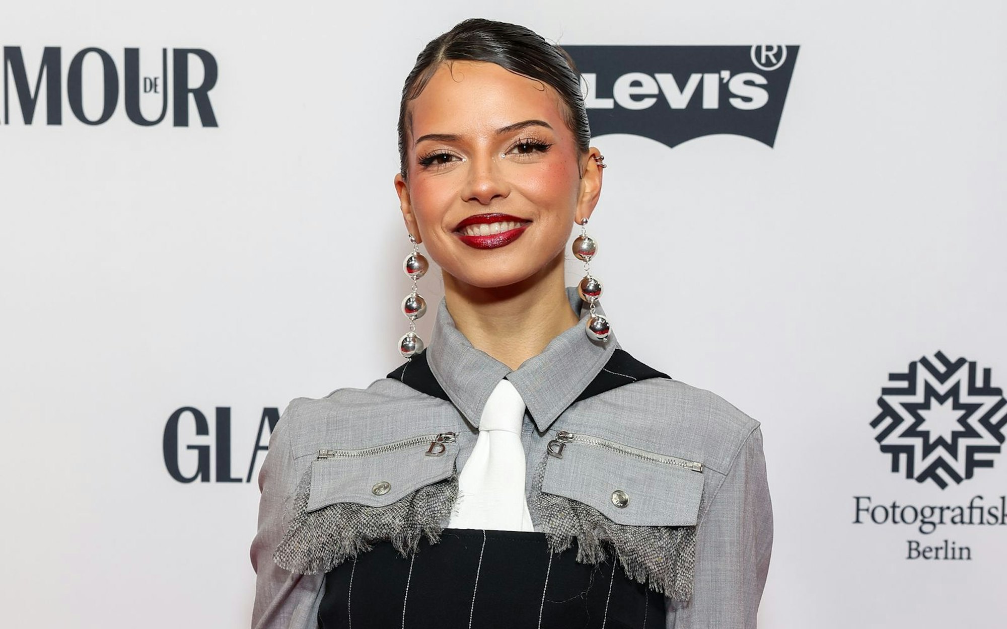 Popstar Nina Chuba hat als Schauspielerin erste Erfahrungen im Showbiz gesammelt - auch auf dem „Traumschiff“. (Bild: 2024 Getty Images/Gerald Matzka)