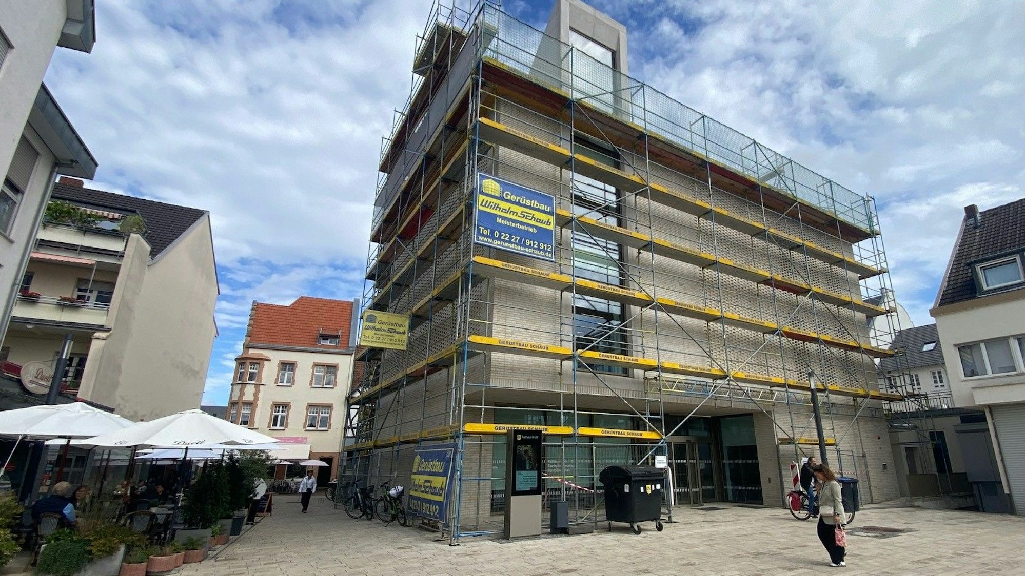 Zu sehen ist das Brühler Rathaus.