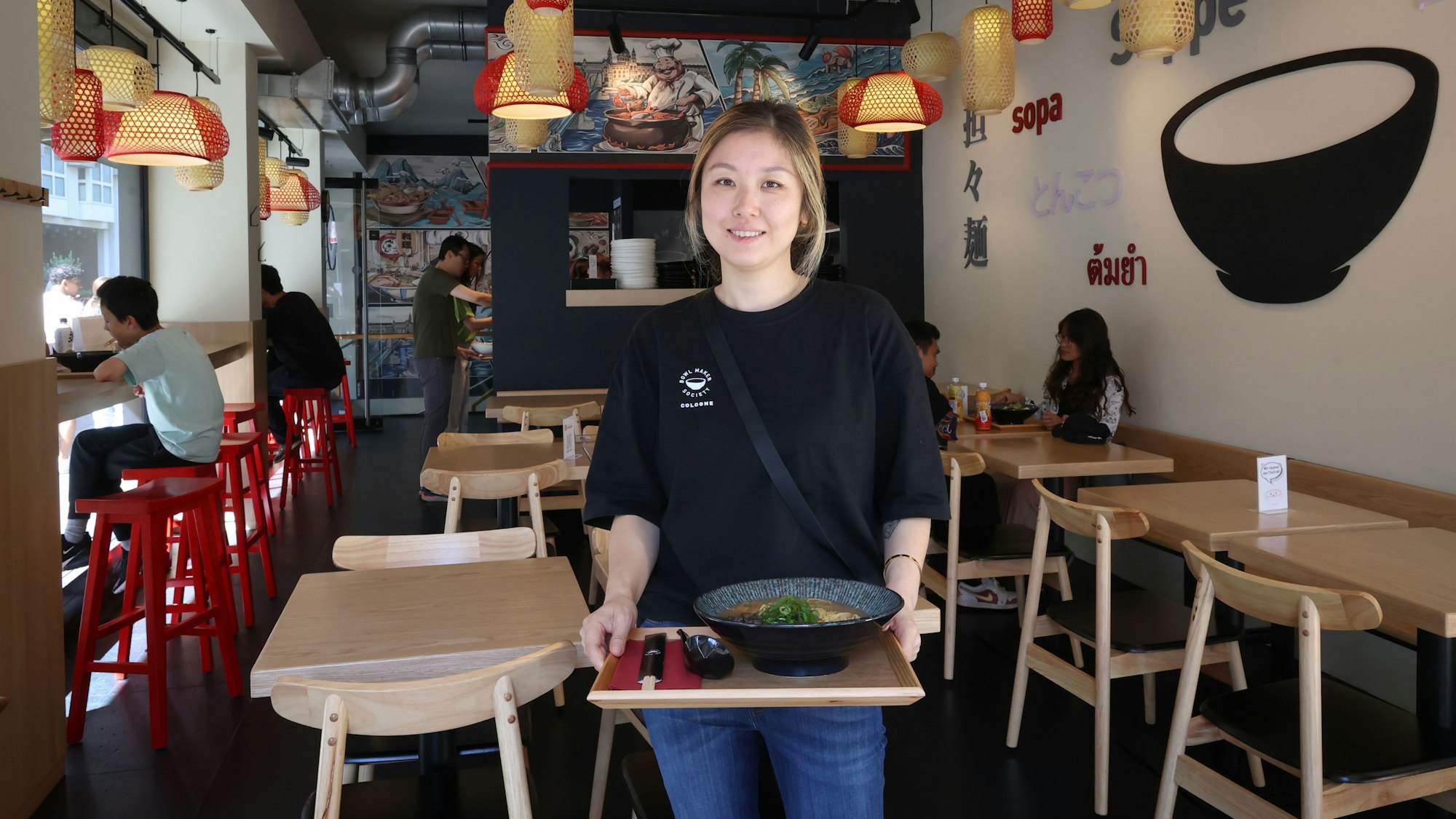 Malatang ist ein gängiges chinesisches Streetfood. Betreiberin Li Ma verbindet das chinesische Malatang mit der japanischen Ramen-Brühe. (Archivbild)