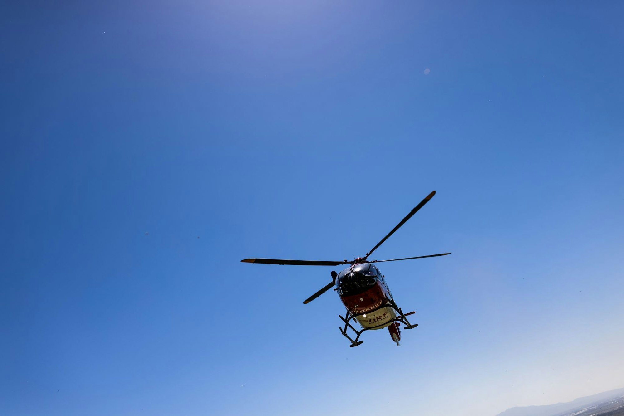 Einer der Schwerverletzten wurde per Rettungshubschrauber in eine Klinik geflogen. (Symbolbild)