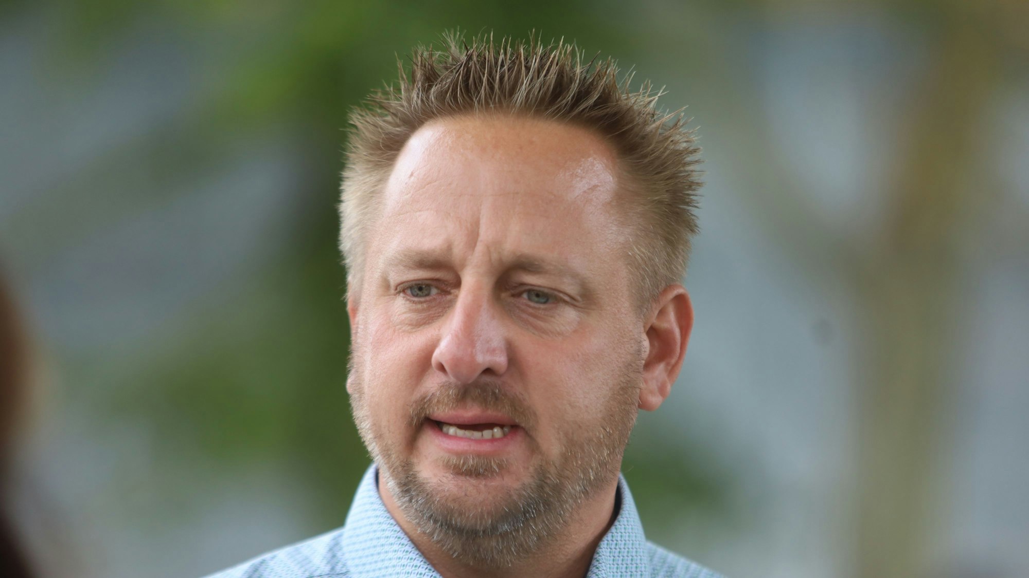 16.09.2025, Köln: Der Betriebsratsvorsitzender von Ford Benjamin Gruschka. Foto: Arton Krasniqi. 1000 Jobs in Gefahr im Niehler Ford -Werk. Der Autobauer streicht zweite Schicht. Foto: Arton Krasniqi