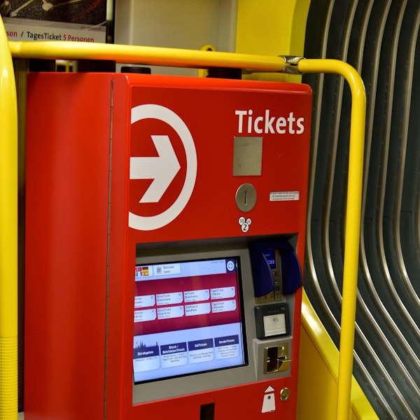 KVB Kölner Verkehrs Betriebe Automat Fahrschein Ticket Fahrkarte
Aufgenommen am: 21.07.2017
Foto: Alexander Roll (Staff)