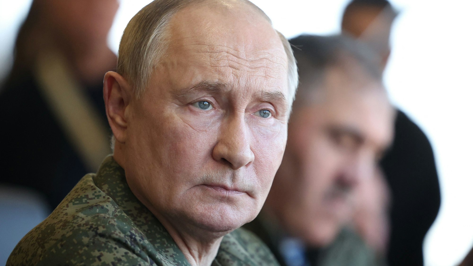 Kremlchef Wladimir Putin bei seinem Besuch der gemeinsamen russisch-belarussischen Militärübungen „Sapad 2025“. (Archivbild)