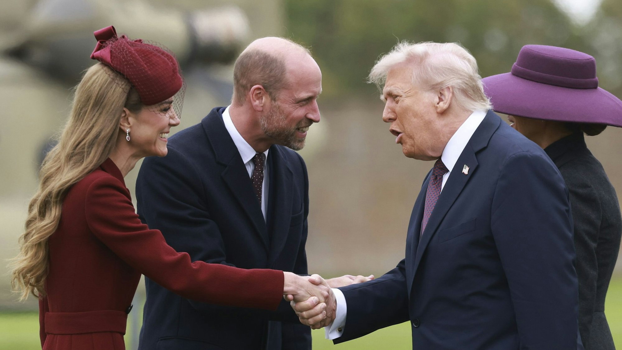 Prinz William und Prinzessin Kate (l) empfangen US-Präsident Donald Trump und First Lady Melania Trump auf Schloss Windsor in Windsor, Berkshire, am ersten Tag ihres zweiten Staatsbesuchs in Großbritannien.