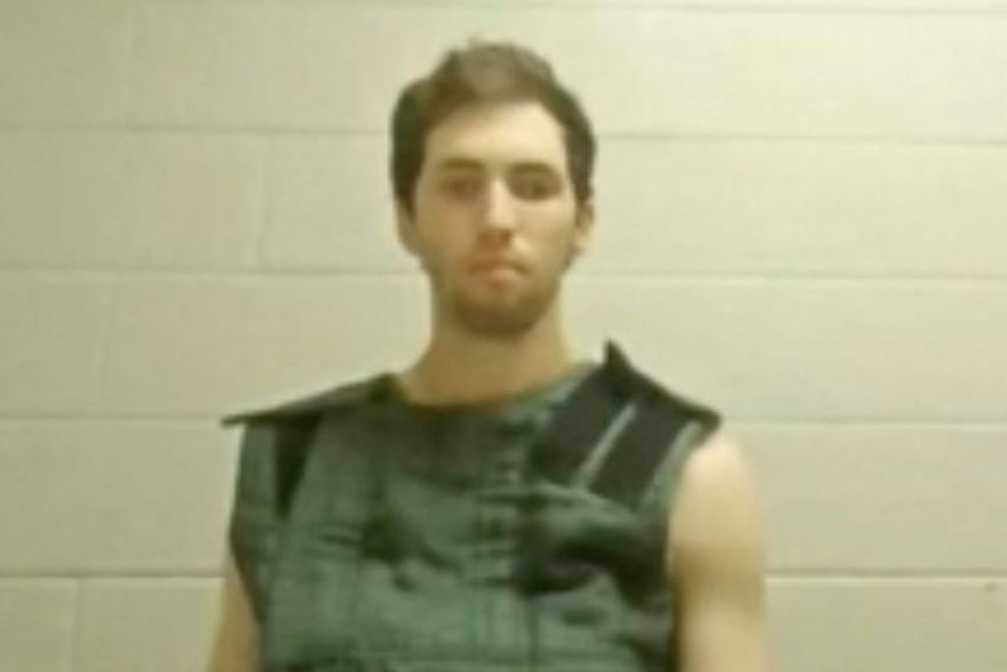 In diesem Bild aus einem von den Gerichten des Bundesstaates Utah zur Verfügung gestellten Video nimmt Tyler James Robinson an einer virtuellen Gerichtsanhörung im Gefängnis von Utah teil.