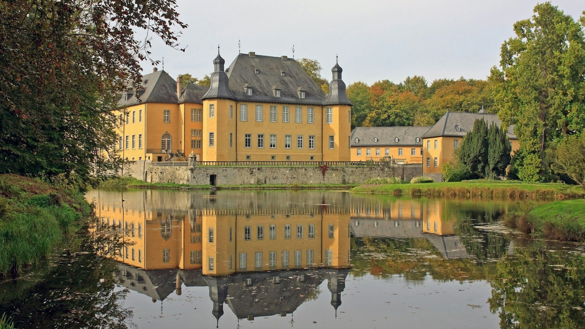 Schloss Dyck in herbstlicher Kulisse. (Archivbild)