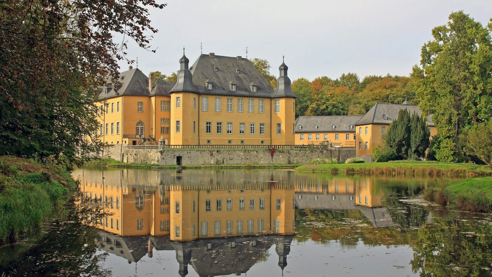 Schloss Dyck in herbstlicher Kulisse. (Archivbild)