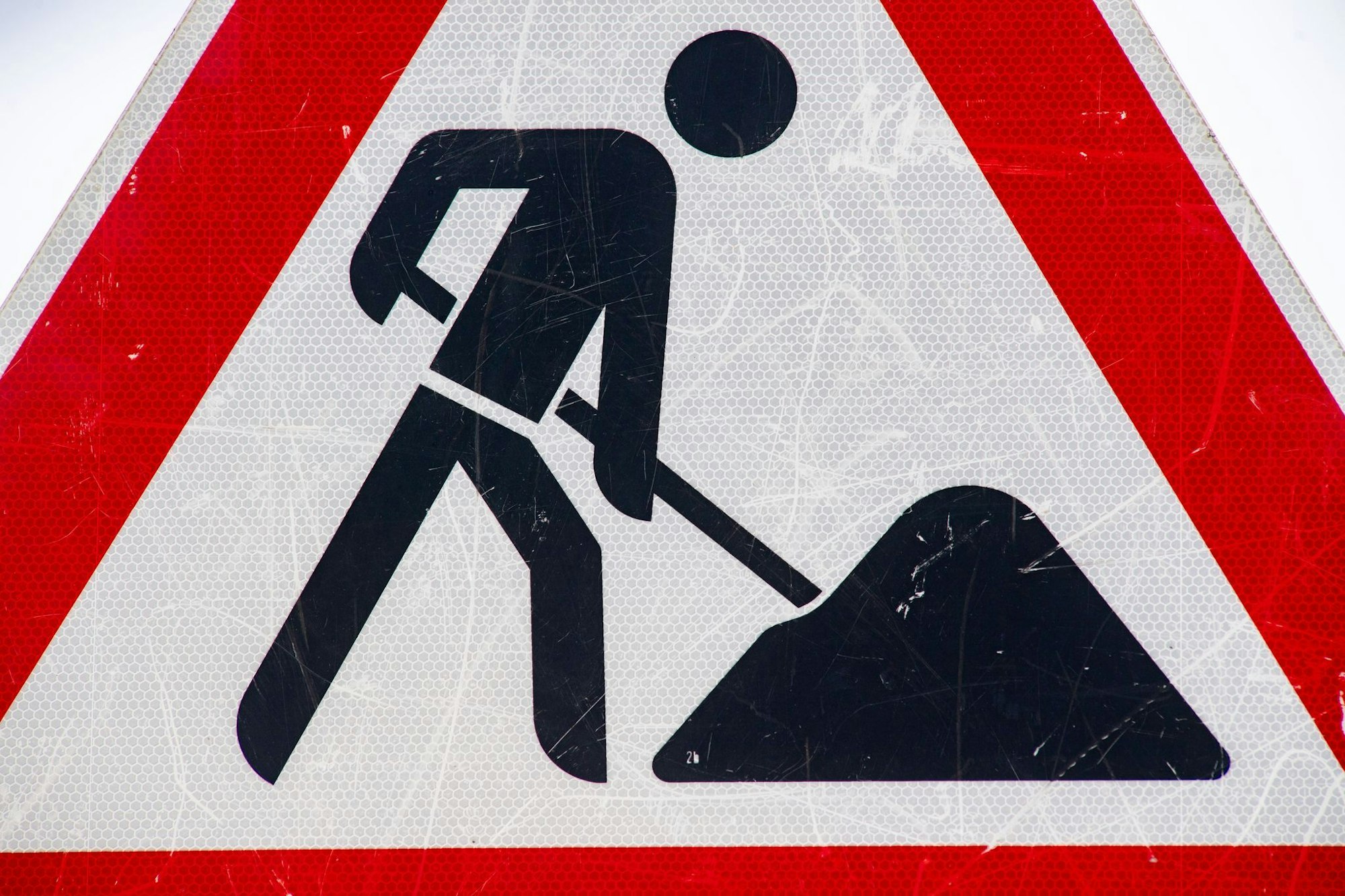 Für den Aus- und Neubau von Autobahnen fehlen 5,5 Milliarden Euro - damit droht der Ausbau vieler NRW-Autobahnen ins Stocken zu geraten. (Symbolbild)