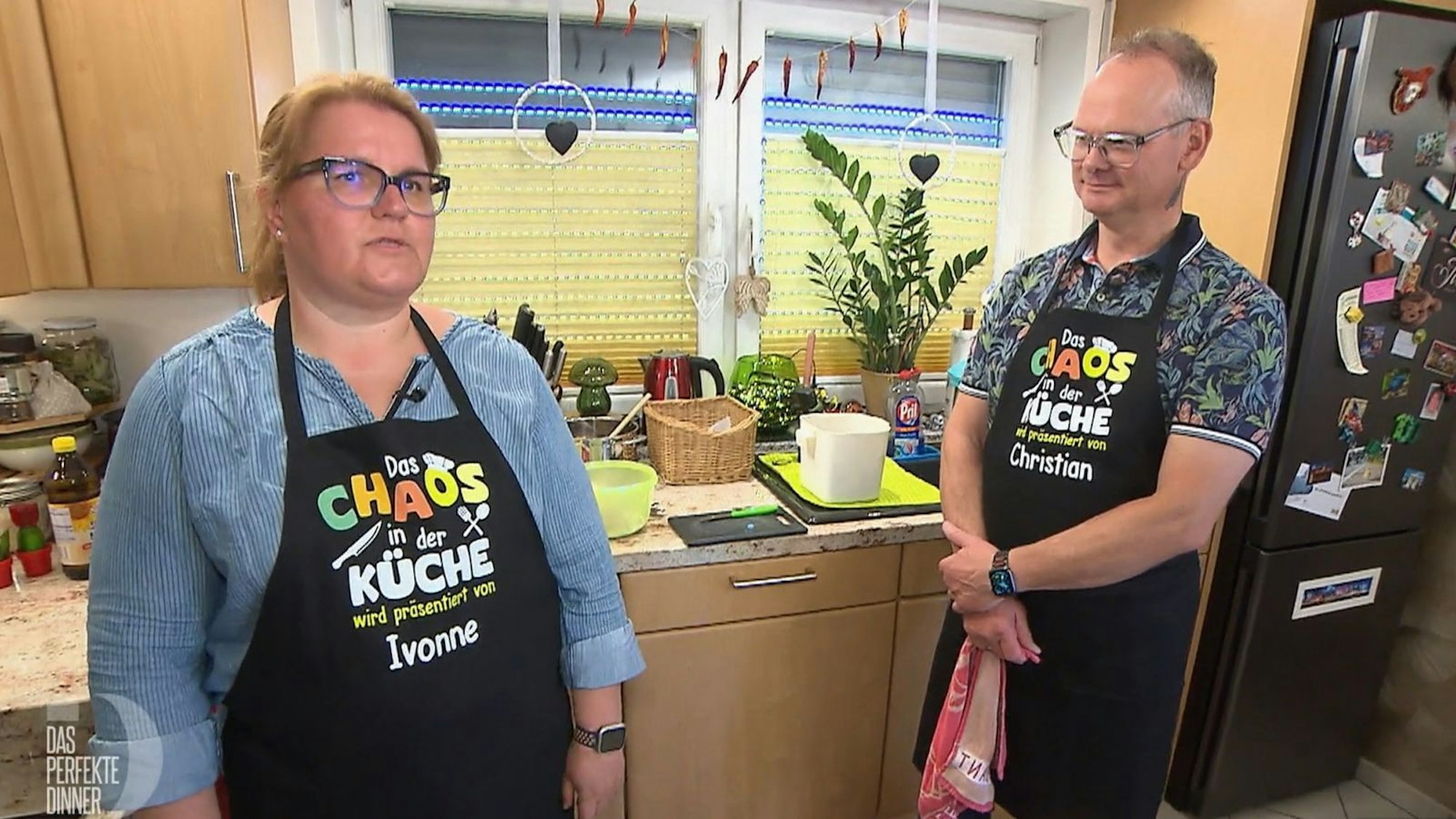 Tatkräftige Unterstützung bekommt Ivonne (47) von Ehemann Christian (57) - auch optisch. (Bild: RTL)