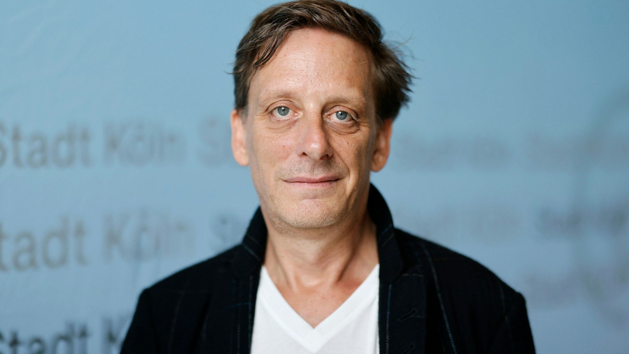 Regisseur Kay Voges bei seiner Vorstellung als neuer Intendant am Kölner Schauspiel ab Spielzeit 2025/26 im Kölner Rathaus.