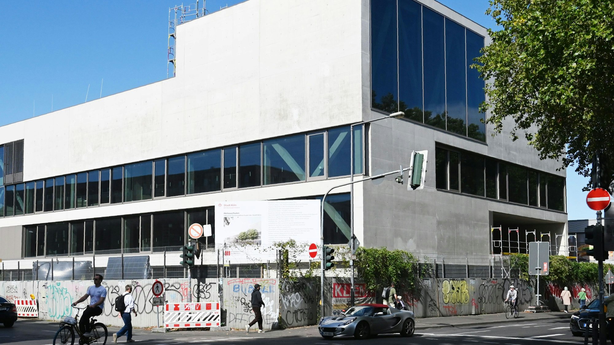 Die neuen Gebäude der Heliosschule in Ehrenfeld werden offenbar nicht wie geplant zum kommenden Schuljahr fertig.