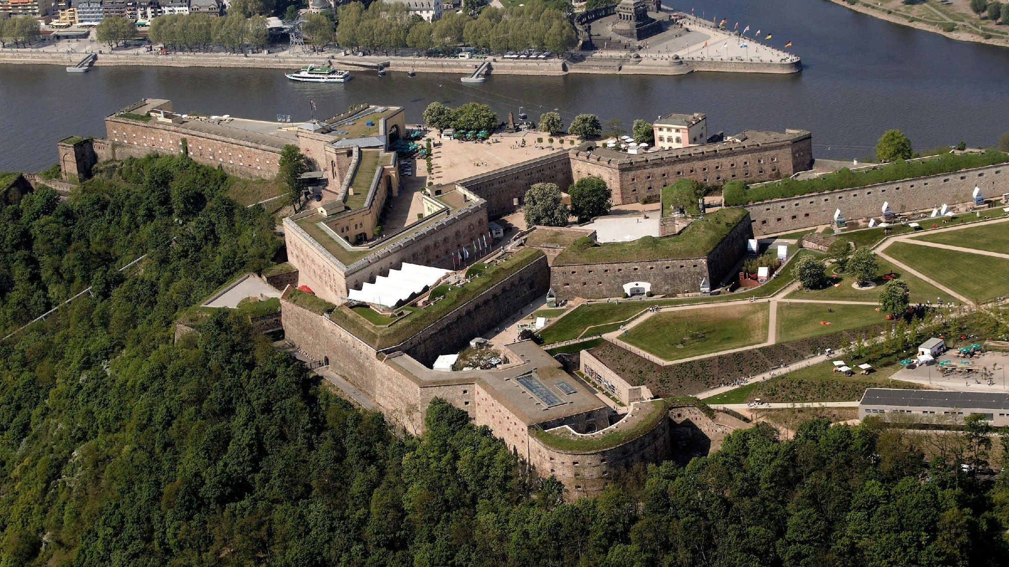 Eine Luftaufnahme der Festung Ehrenbreitstein. (Archivbild)