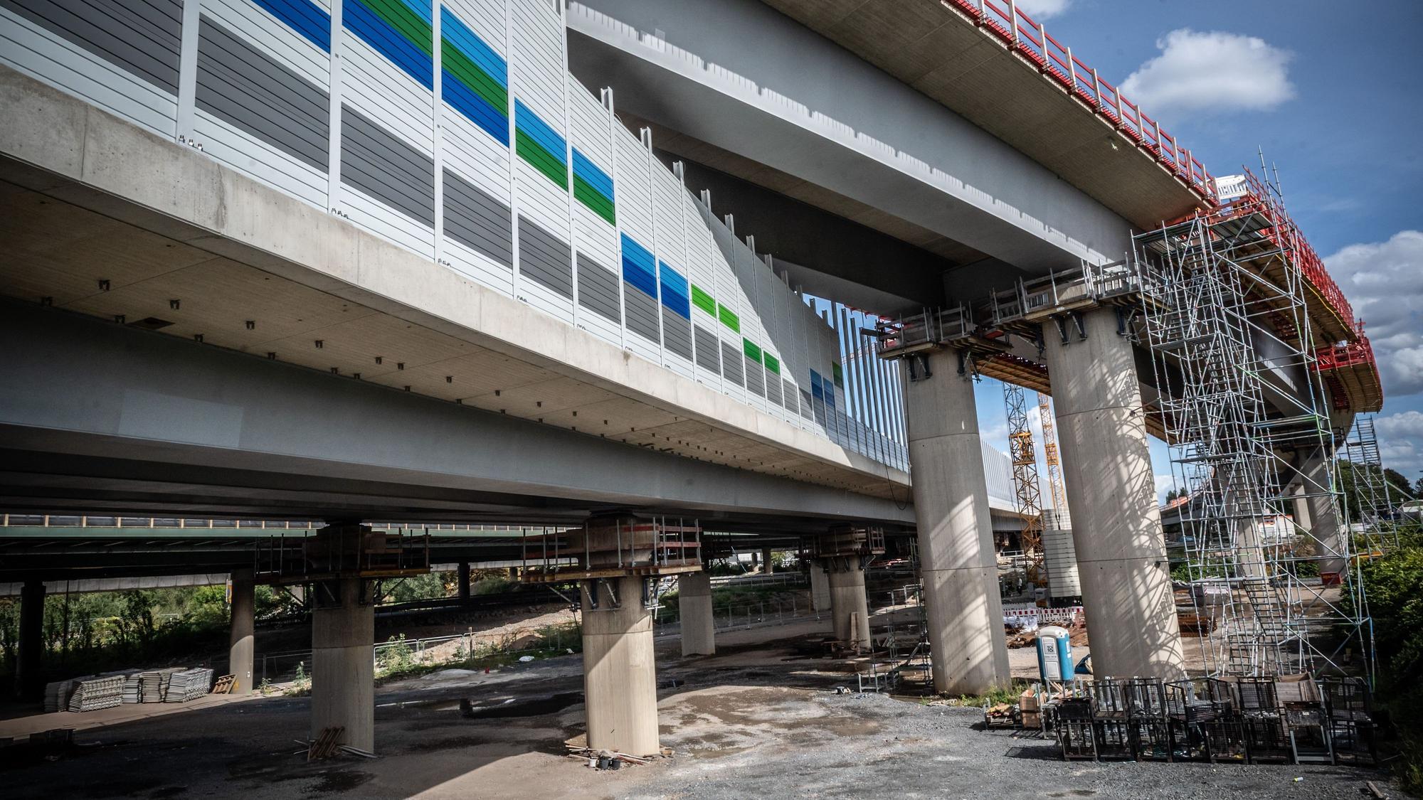 Lärmschutzwand Autobahn 1-Baustelle Leverkusen West. Bild: Ralf Krieger