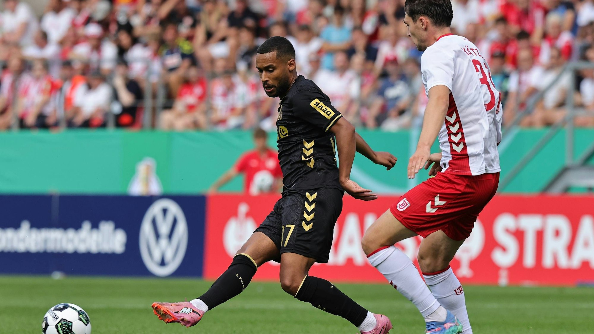 Linton Maina im Spiel gegen Regensburg.