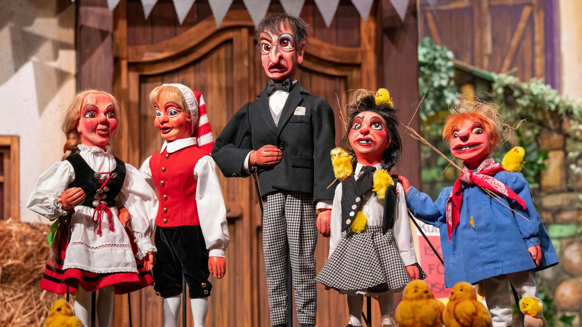 Puppen des Hänneschen-Puppentheaters.