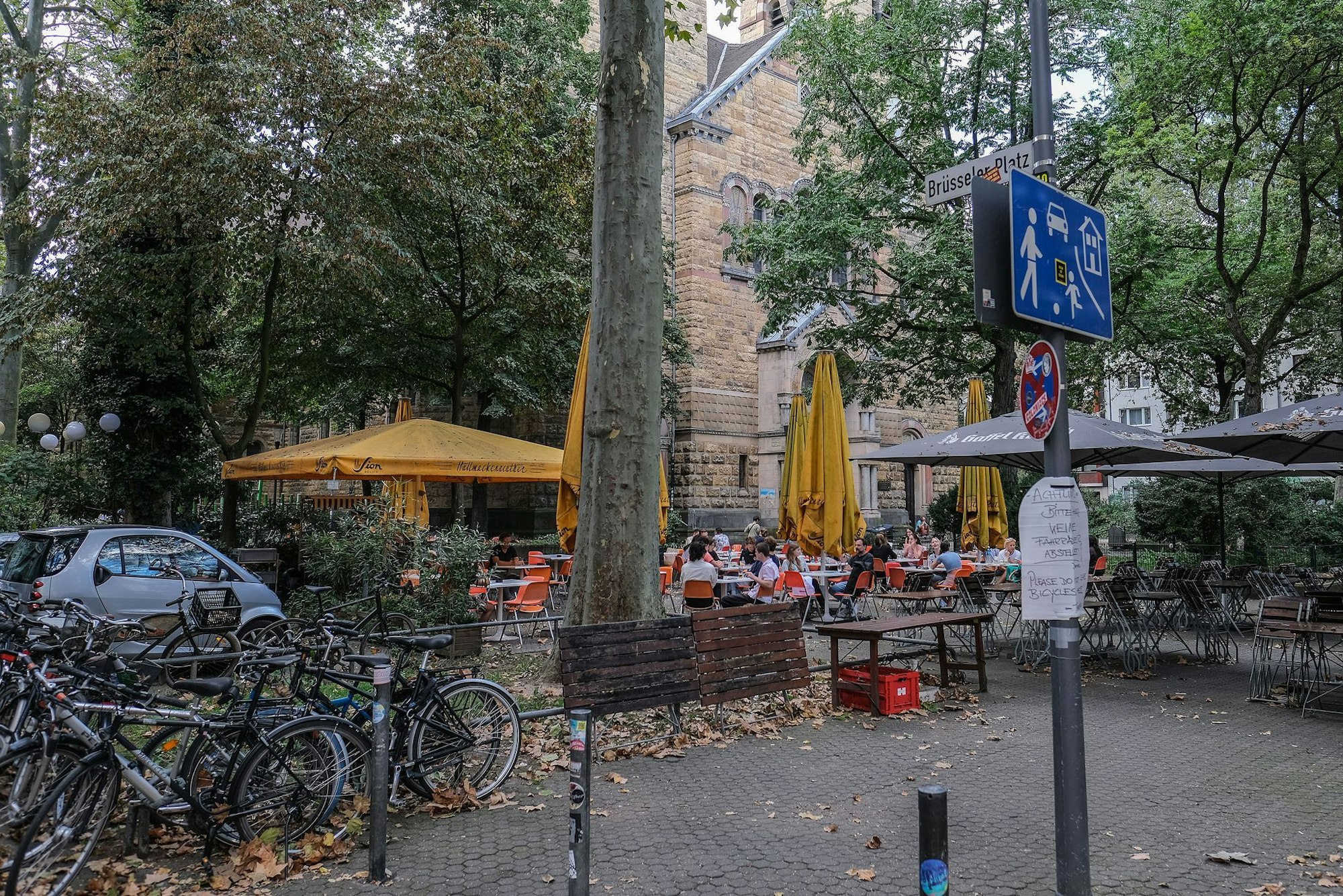 Der Brüsseler Platz in Köln ist seit Jahren ein Streitfall zwischen der Stadt und den Anwohnern, die sich über Lärm ärgern. (Archivbild)