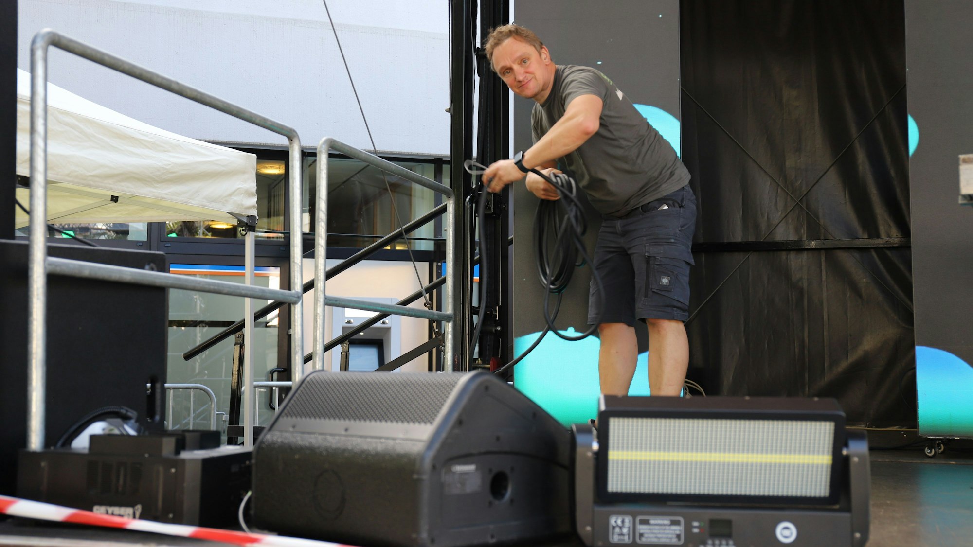 Enrico Menge sorgt mit seinem Team von rund 20 Leuten für die Technik und das Programm auf den Bühnen.