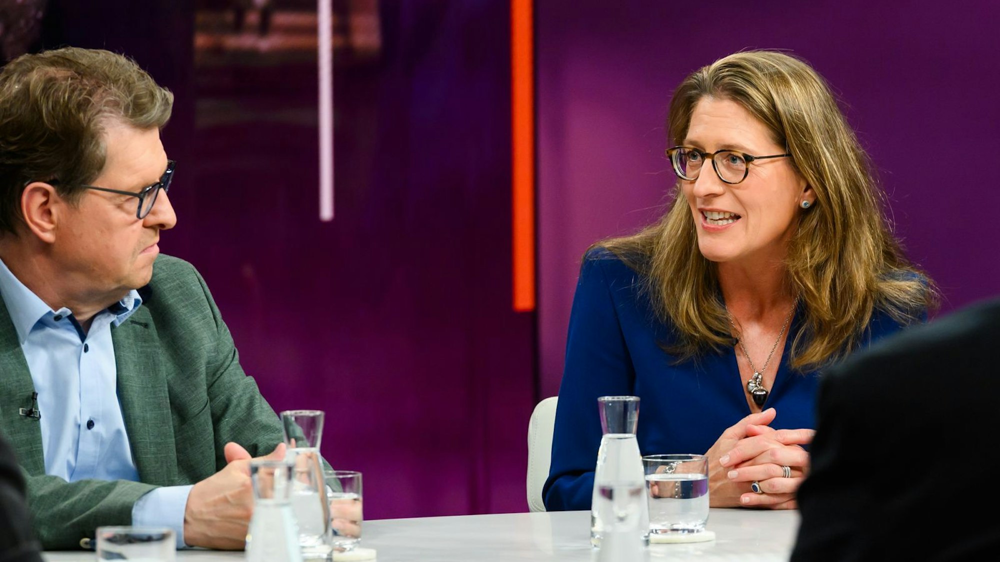 Managerin Susanne Wiegand sieht die jüngsten Drohnenvorfälle über Polen und Rumänien mit Sorge.(Bild: ZDF/Jule Roehr )