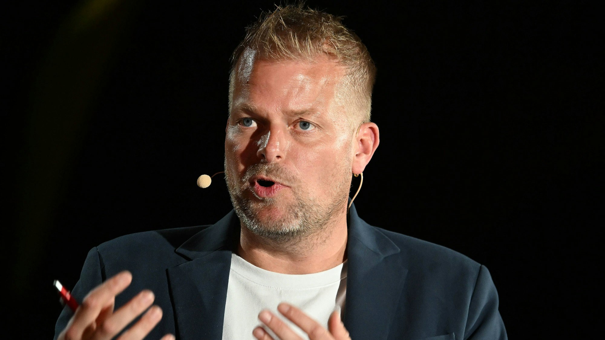 Wilke Stroman bei der Wahlarena des 1. FC Köln in der Halle Tor 2