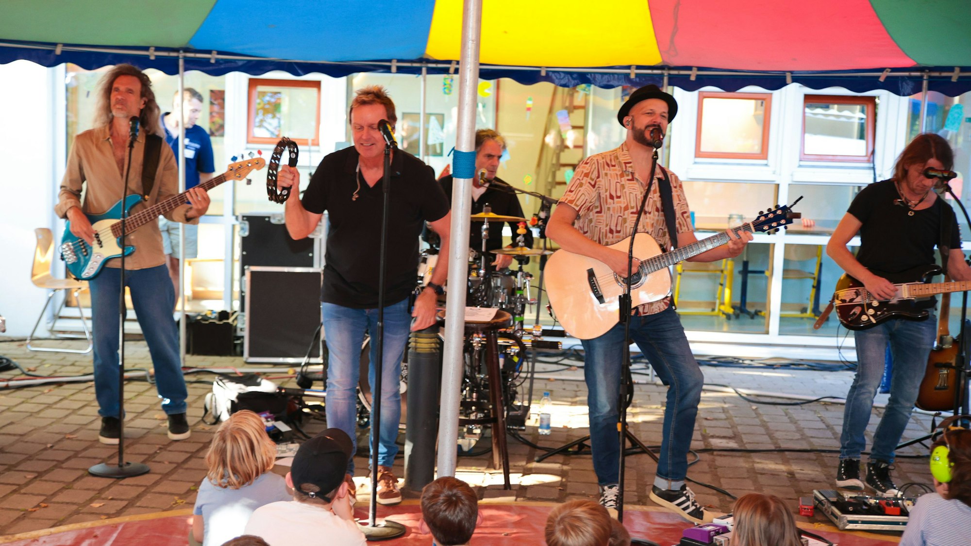 19.09.2025, Köln: Auftritt Bläck Fööss.30 Jahre Villa Kunterbunt in der Kinder- und Jugendpsychatrie der Uniklinik Köln:Foto:Dirk Borm