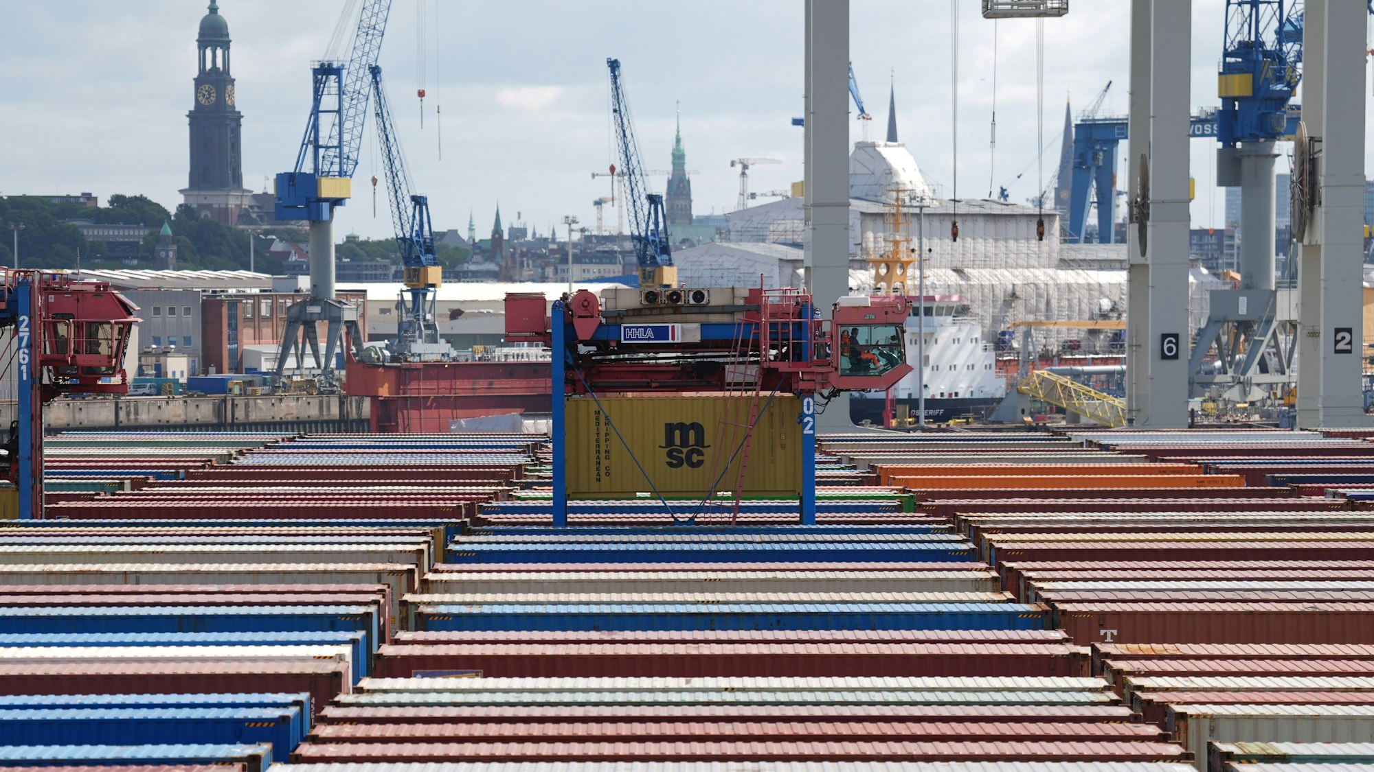 In Deutschland drücken die Trump-Zölle den deutschen Exportüberschuss auf Tiefstand. (Symbolbild)