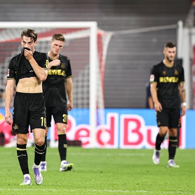 Enttäuschte Gesichter beim 1. FC Köln: Leipzig setzte sich am Samstag gegen die Mannschaft von Trainer Lukas Kwasniok mit 3:1 (3:1) durch.