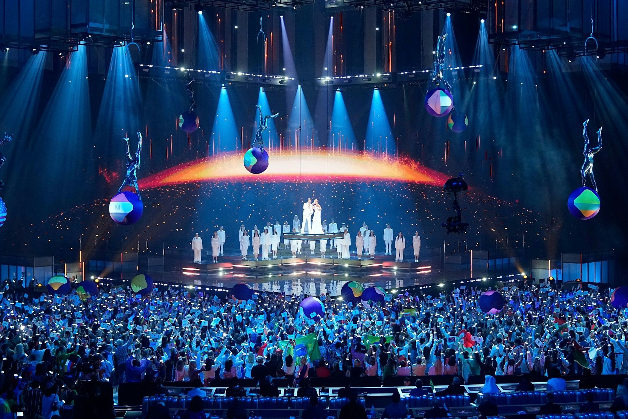 Der wiederbelebte Musikwettbewerb Intervision war als aufwendige Fernsehshow inszeniert.