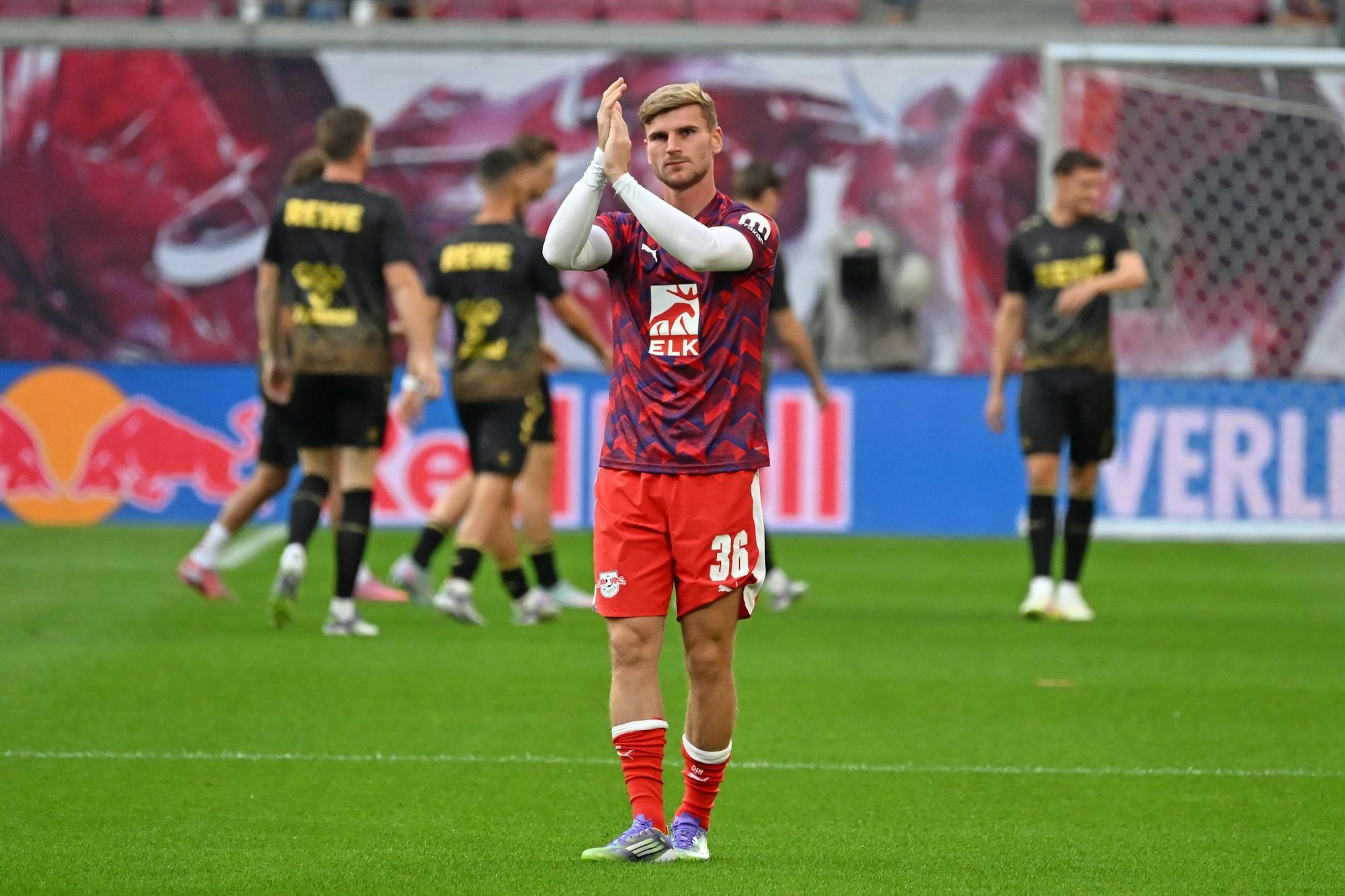 Timo Werner (RB Leipzig) ist erstmals wieder im RB-Kader gewesen und wurde von den Fans mit Sprechchören gefeiert.