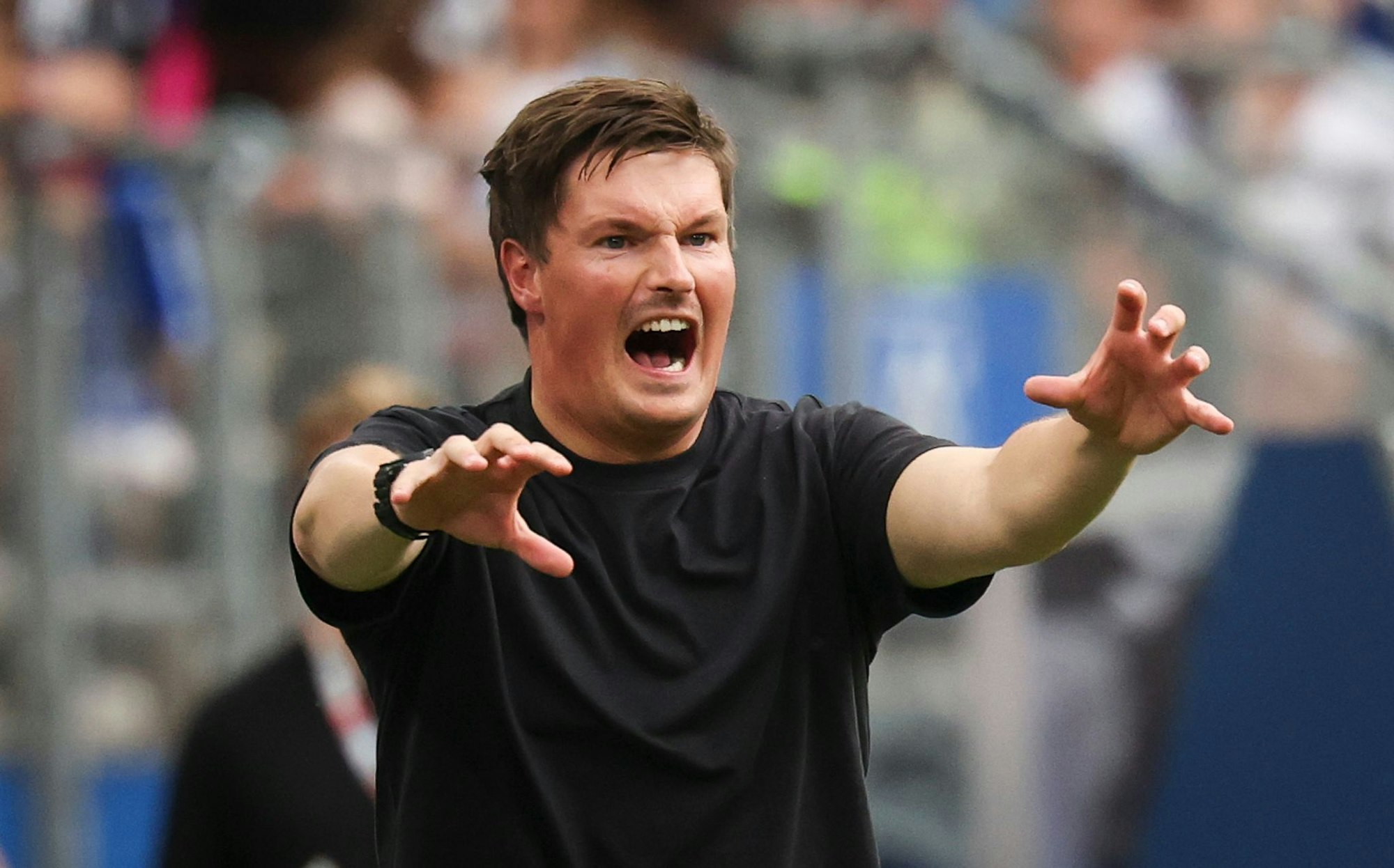 Musste vor dem ersten Sieg bange Minuten überstehen: HSV-Trainer Merlin Polzin