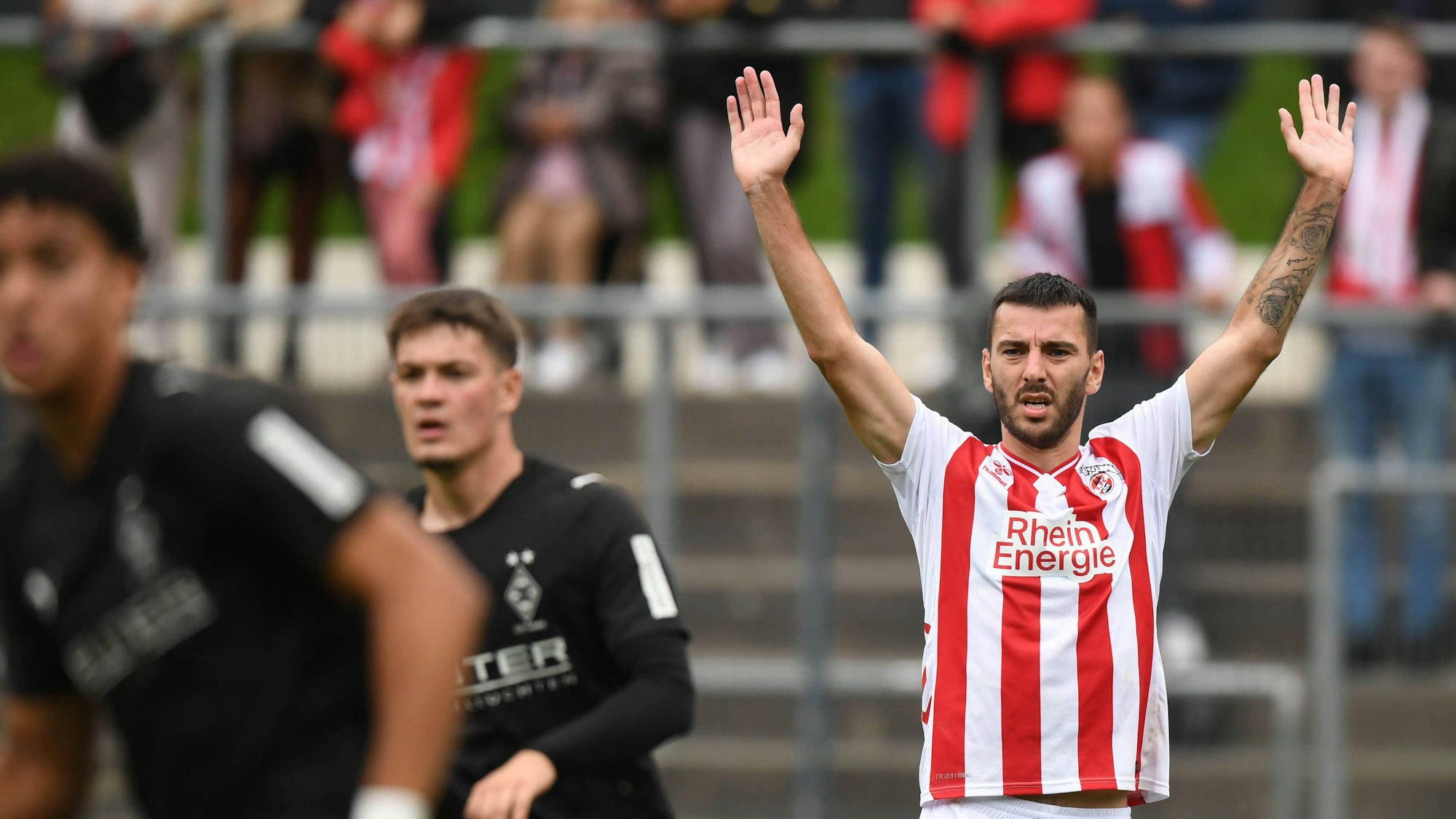 17.09.2025, xophax, Fussball - Regionalliga 1.FC Koeln 1.FC Köln II gegen Borussia Mönchengladbach II Sargis Adamyan 1.FC Köln , rechts DFL/DFB REGULATIONS PROHIBIT ANY USE OF PHOTOGRAPHS as IMAGE SEQUENCES and/or QUASI-VIDEO Koeln *** 17 09 2025, xophax, Soccer Regionalliga 1 FC Koeln 1 FC Köln II vs Borussia Mönchengladbach II Sargis Adamyan 1 FC Köln , right DFL DFB REGULATIONS PROHIBIT ANY USE OF PHOTOGRAPHS as IMAGE SEQUENCES and or QUASI VIDEO Koeln