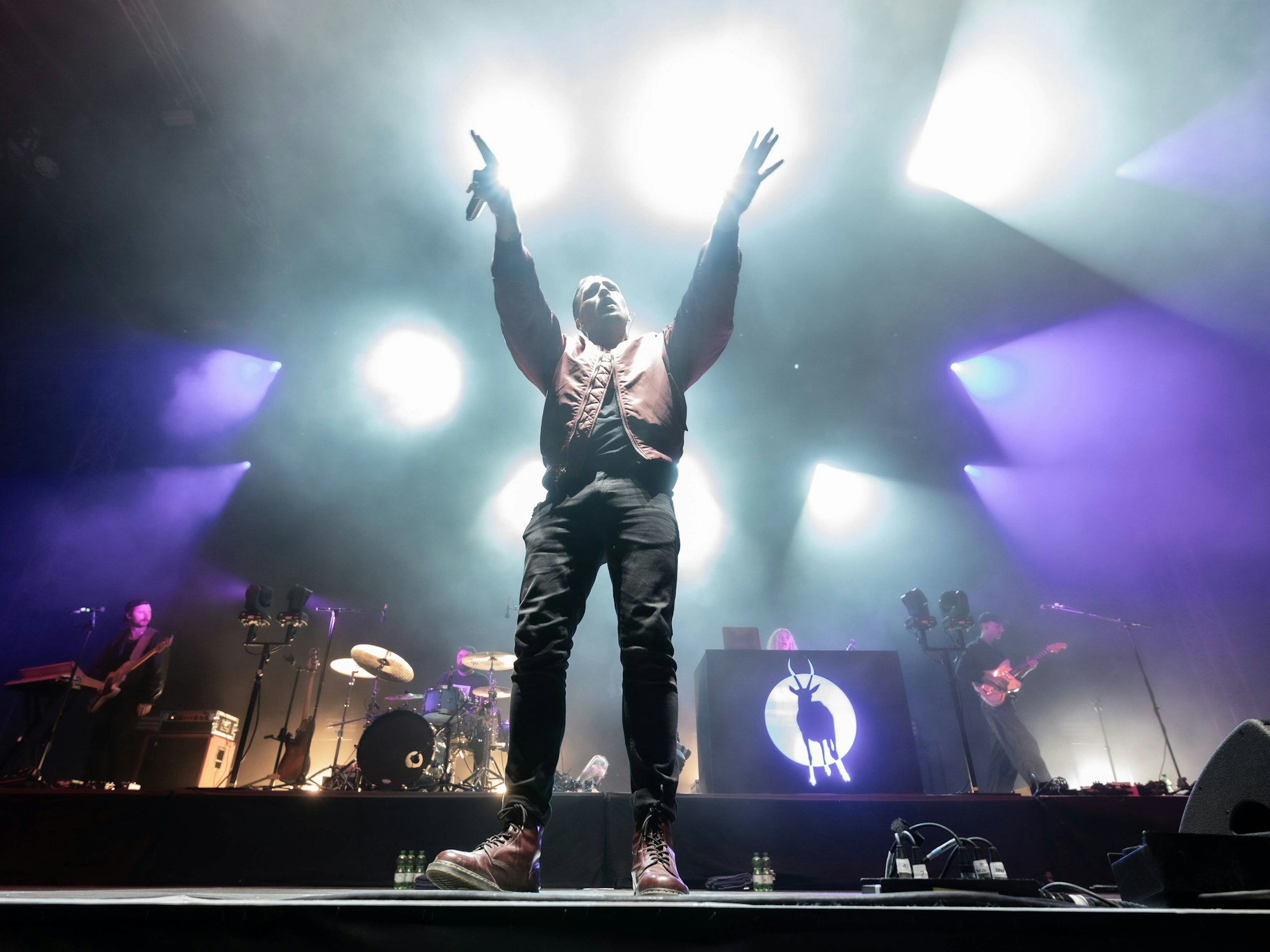 Danger Dan lässt sich vom Publikum feiern.