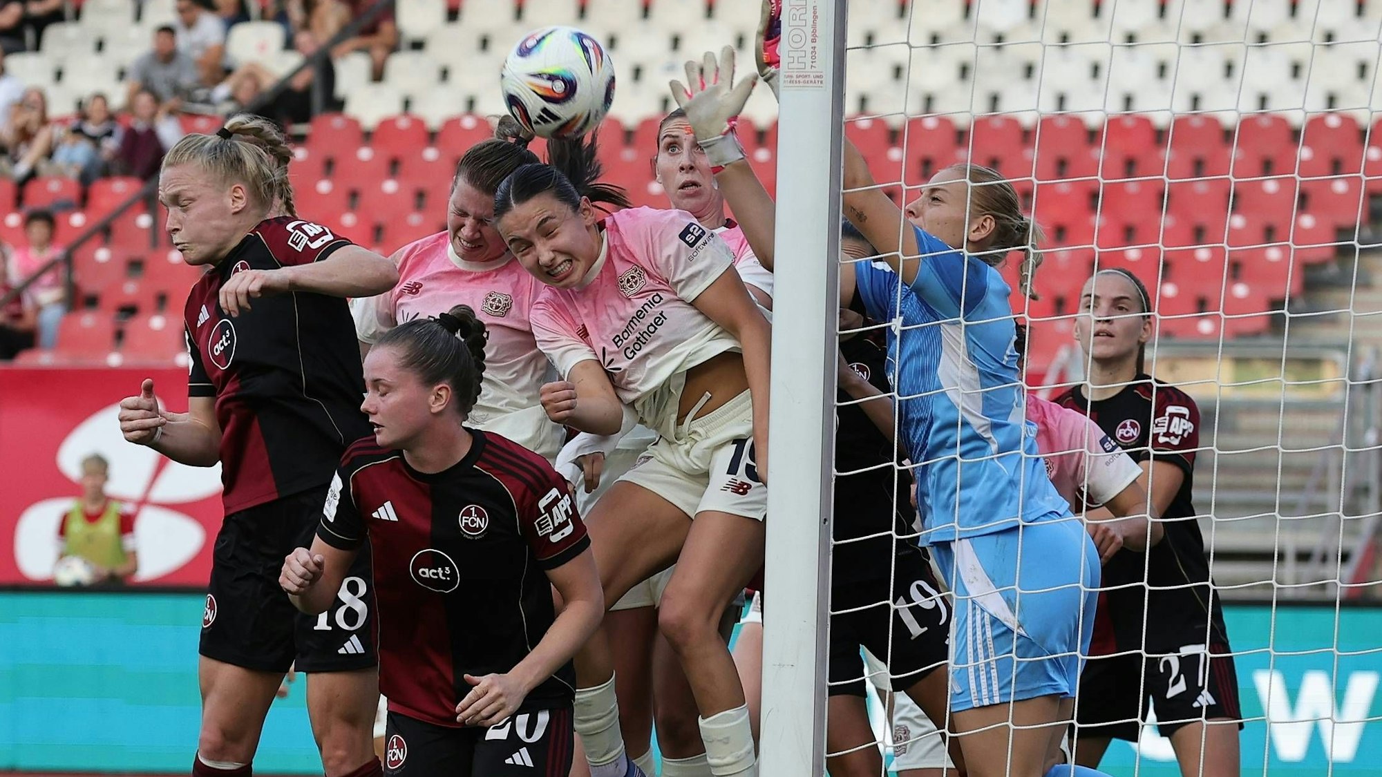 21.09.2025 - Fussball - Saison 2025 2026 - 1. Google Pixel Frauen Bundesliga - 03. Spieltag: 1. FC Nürnberg FCN Club Clubfrauen - Bayer 04 Leverkusen - Sportfoto Zink / DaMa - xdaxma - Tor Treffer Torschuß zum 0:1 - Torschütze Loreen Bender 19, Bayer 04 Leverkusen gegen Larissa Rusek 21, 1. FC Nürnberg / FCN *** 21 09 2025 Soccer Season 2025 2026 1 Google Pixel Women Bundesliga 03 Matchday 1 FC Nürnberg FCN Club Clubfrauen Bayer 04 Leverkusen Sportfoto Zink DaMa xdaxma Goal Goal Shot to 0 1 Goalscorer Loreen Bender 19, Bayer 04 Leverkusen vs Larissa Rusek 21, 1 FC Nürnberg FCN