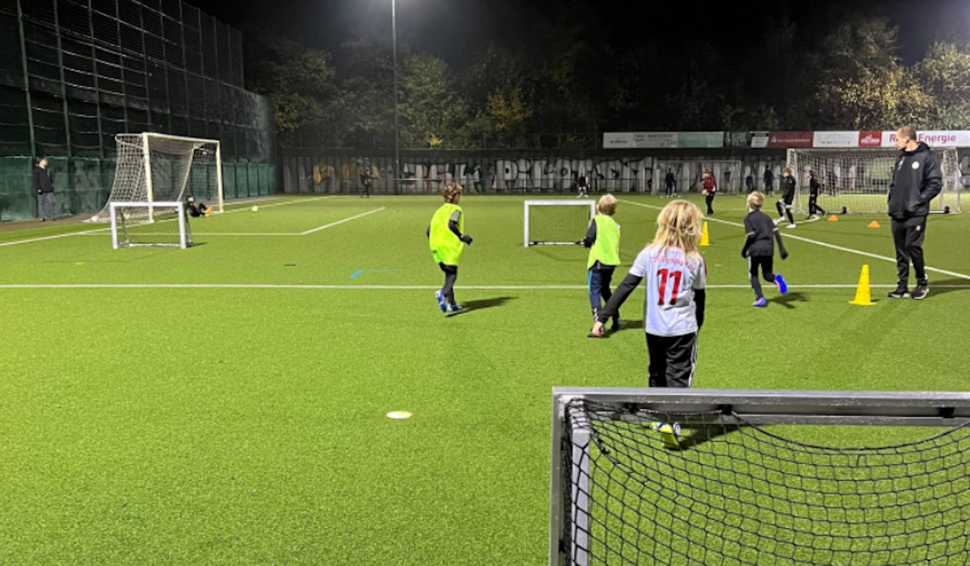 Kinderfußballtraining in den neuen Spielformen, hier beim Fußballverein ESV Olympia Köln.