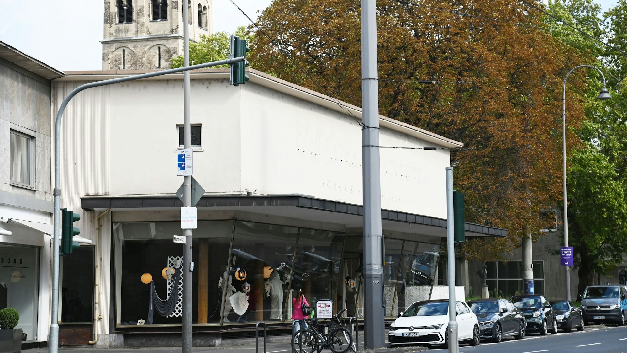Außenansicht ehemaliger Stoff-Pavillon Moeller heute
